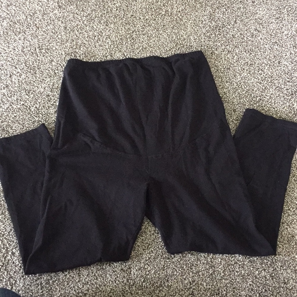Comfortable black Capri workout pants